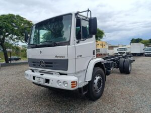 Mercedes Benz Atron 1719 Ano 2016 No Chassi