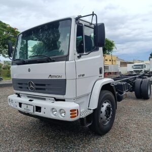 Mercedes Benz Atron 1719 Ano 2016 No Chassi