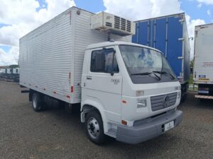 Volkswagen 8120 Ano 2002 Baú Refrigerado
