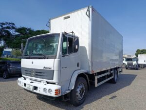 Mercedes Benz Mb 1719 Ano 2016 Baú Zero De 7 Metros