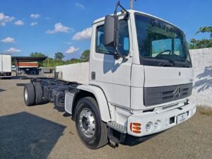 Mercedes Benz Mb Atron 1719 Ano 2016 No Chassi
